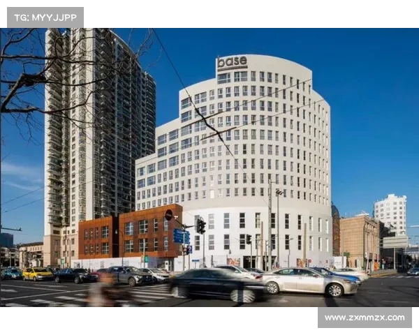 曼联一线队大楼改建升级 配备理发室智能小便池等设施